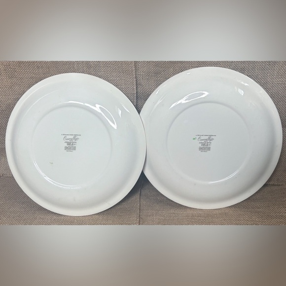 Two Vintage Johnson Brothers Camellia Dinner Plate Floral Cottage Core England - Picture 4 of 5